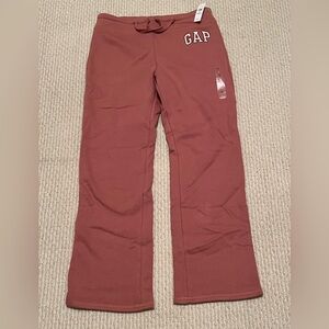 NWT GAP Sweatpants in Size Medium
